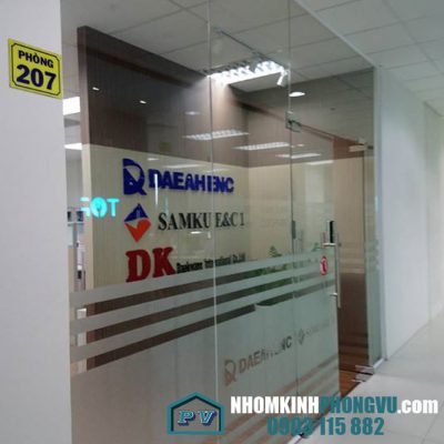 Làm cửa kính cường lực đẹp, hút tài – hút lộc cho gia đình