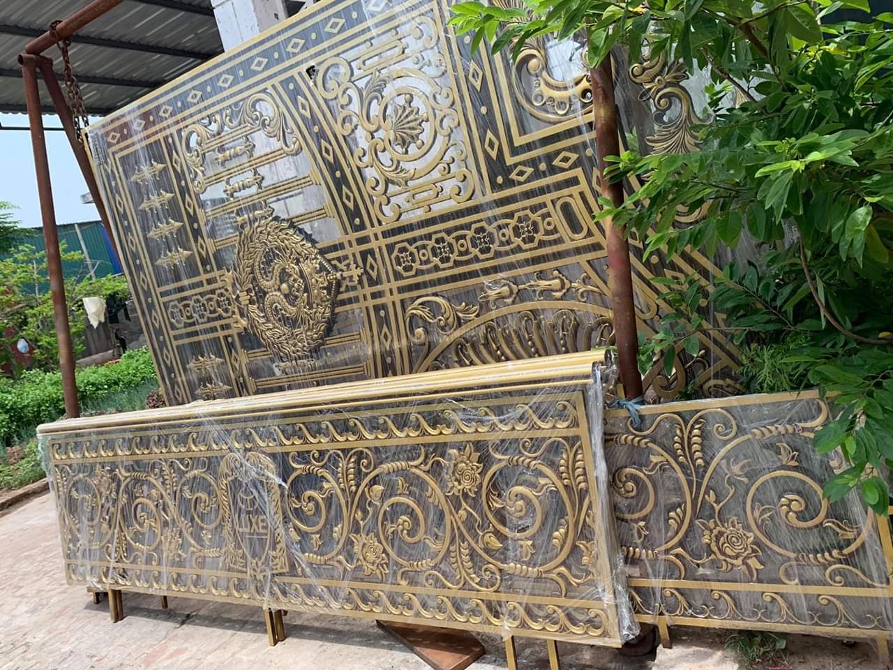 Lan can ban công nhôm đúc tại Long Khánh