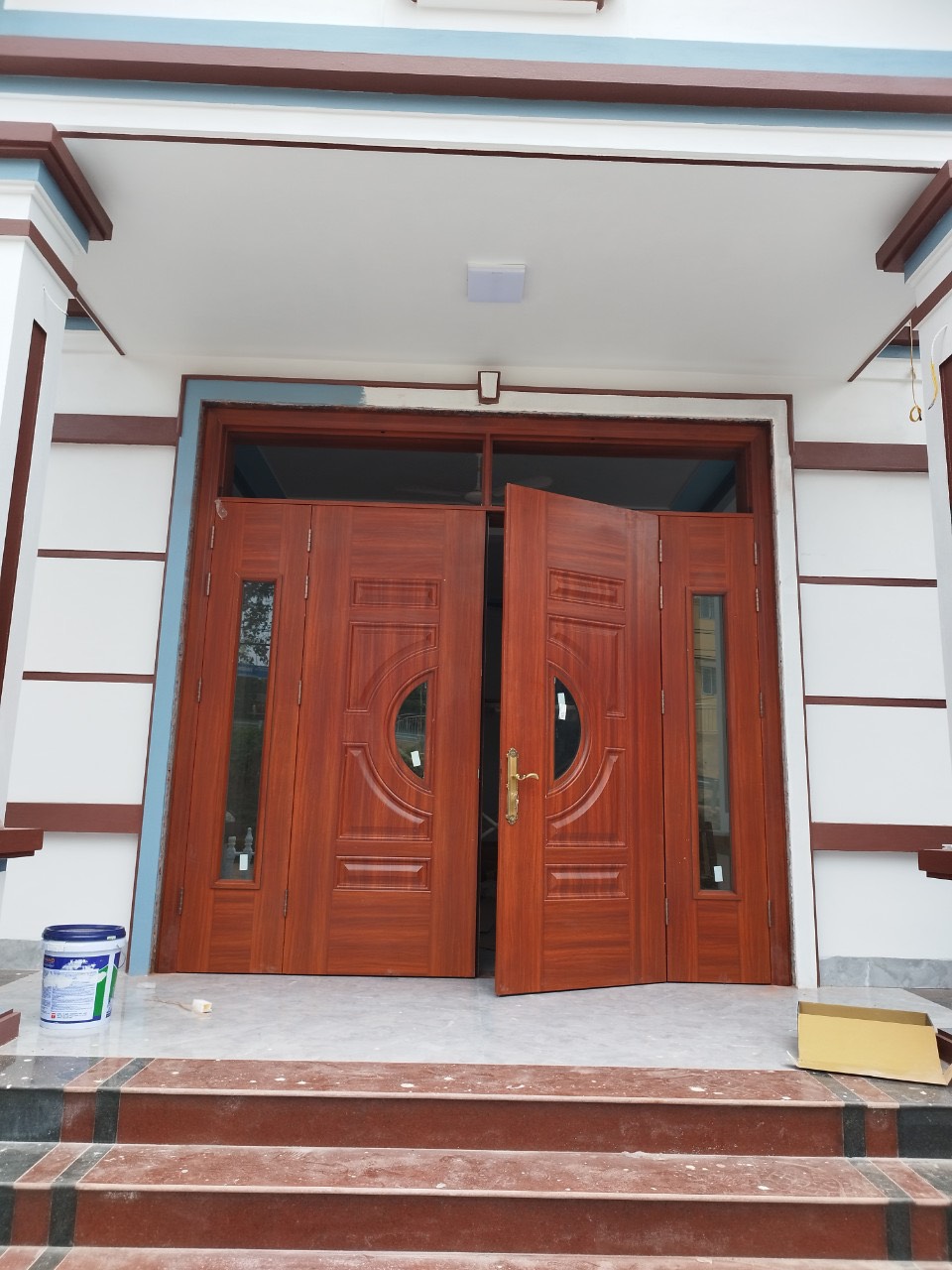 Cửa thép vân gỗ tại Quận 3