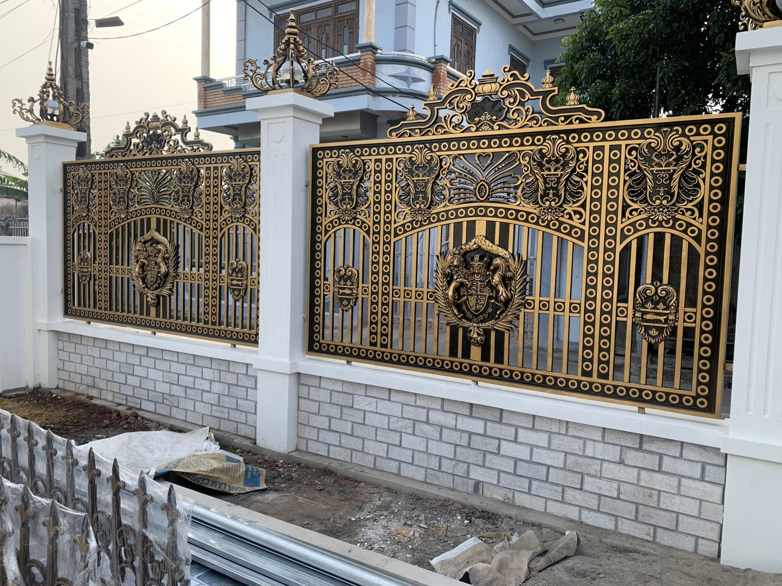 Hàng rào nhôm đúc tại Bình Thuận