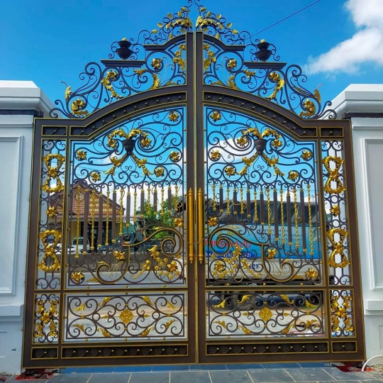 Cổng sắt mỹ thuật tại Bình Phước